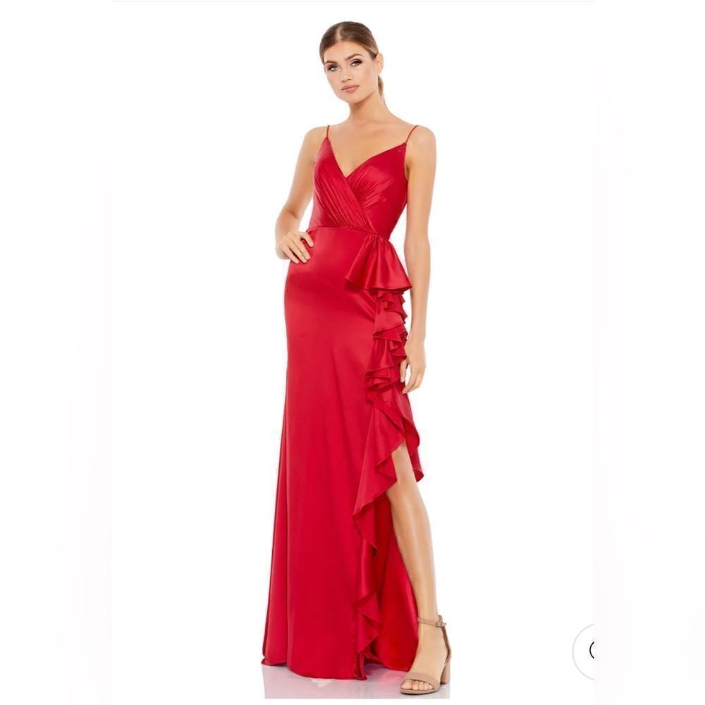 MAC DUGGAL Gown